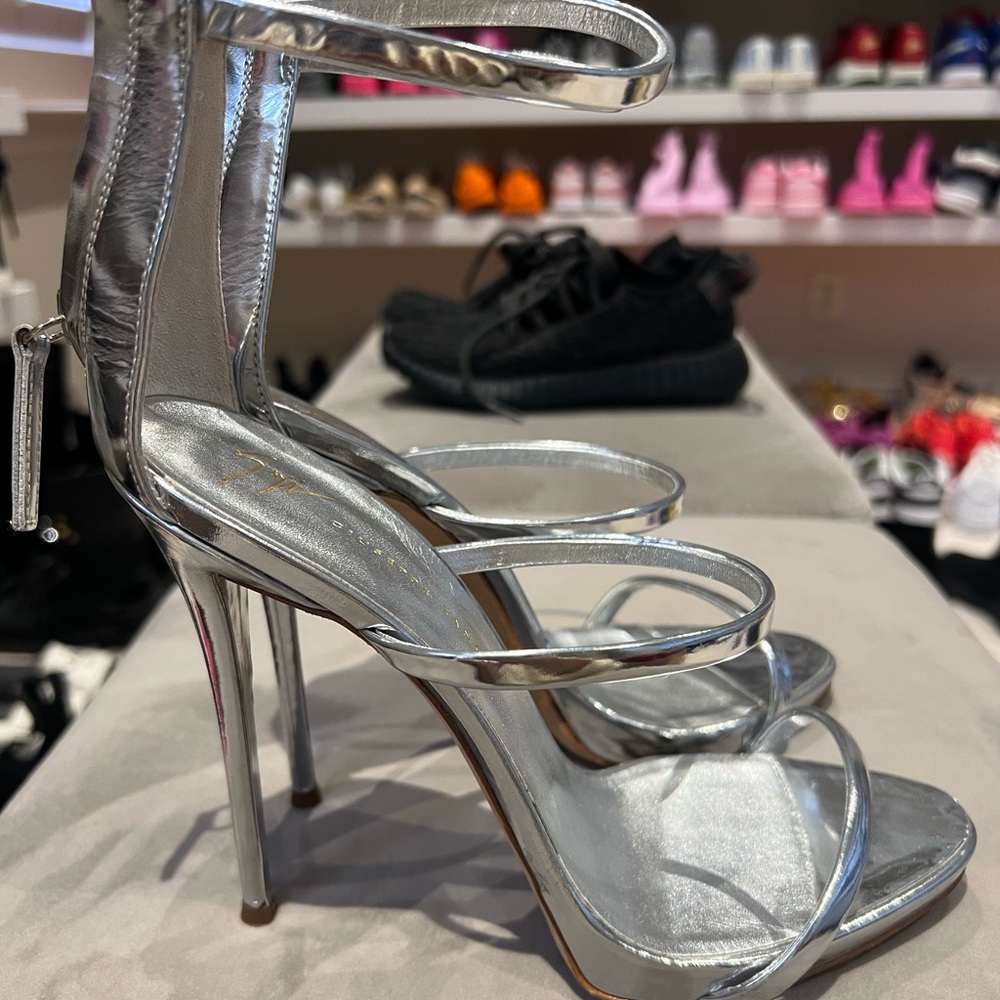 Giuseppe Zanotti harmony sandal silver size 38